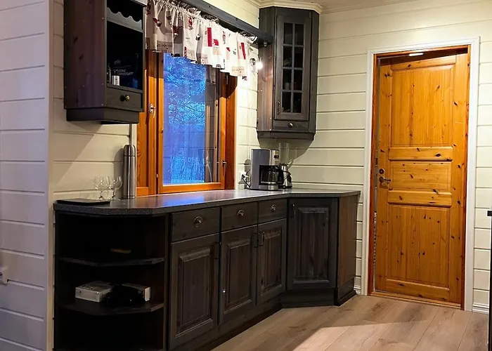 Casa de Férias Cozy Timber With Sauna & Grill Hut